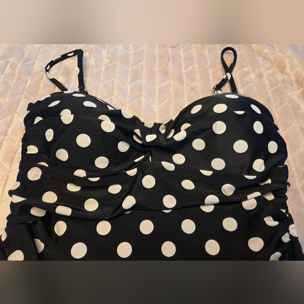 WOMAN'S CATALINA ONE PIECE SWIMSUIT LARGE 12 - 14 BLACK WHITE POLKA DOT - Picture 4 of 8